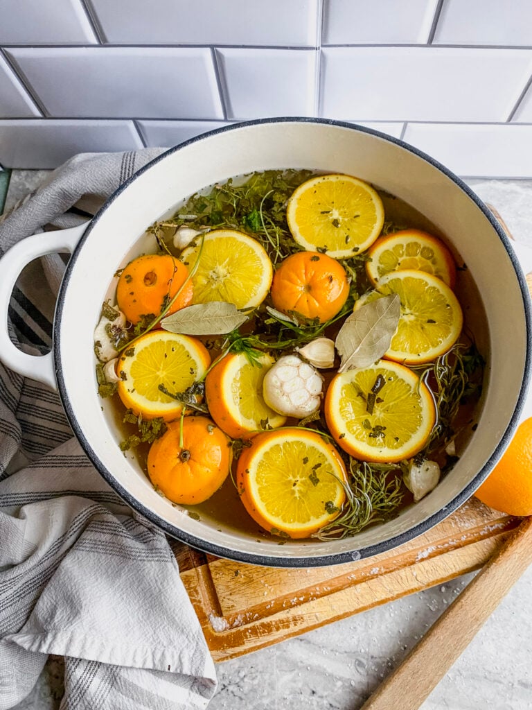 large stock pot with all brine ingredients